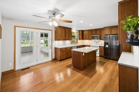 Tiny photo for 911 Pleasant Hill Drive, De Witt, IA 52742 (MLS # 12737011)