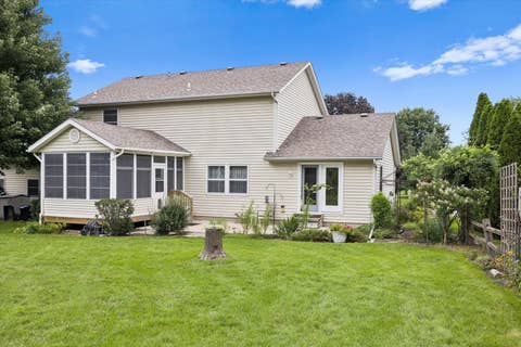 Tiny photo for 911 Pleasant Hill Drive, De Witt, IA 52742 (MLS # 12737011)