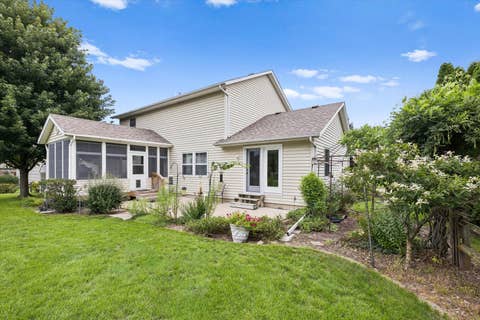 Tiny photo for 911 Pleasant Hill Drive, De Witt, IA 52742 (MLS # 12737011)
