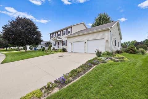 Tiny photo for 911 Pleasant Hill Drive, De Witt, IA 52742 (MLS # 12737011)
