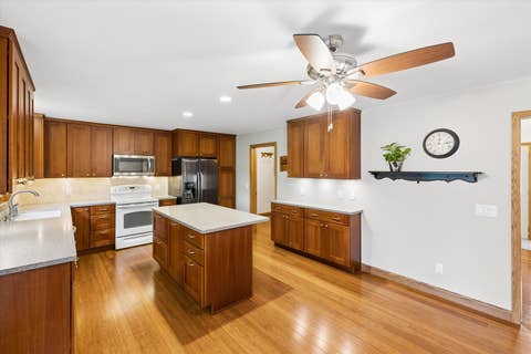 Tiny photo for 911 Pleasant Hill Drive, De Witt, IA 52742 (MLS # 12737011)