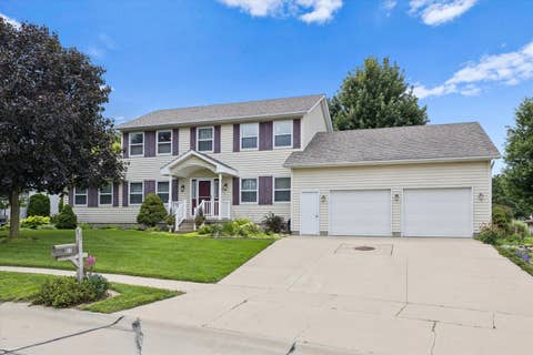 Tiny photo for 911 Pleasant Hill Drive, De Witt, IA 52742 (MLS # 12737011)