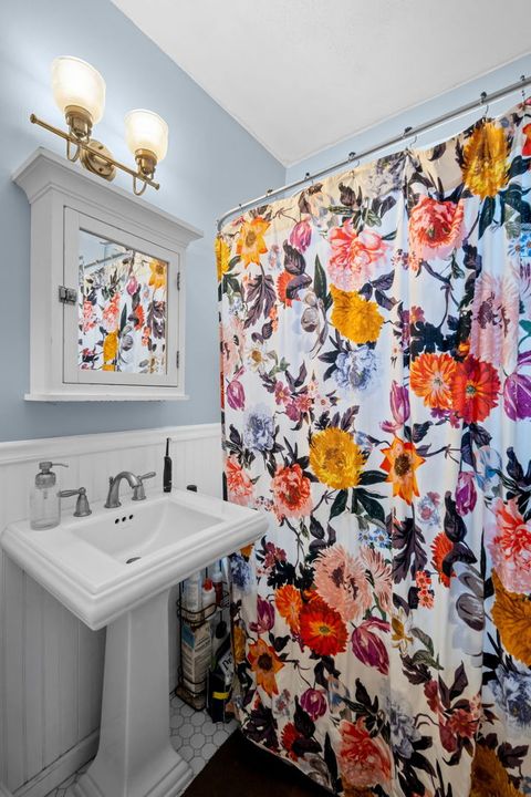 Tiny photo for 320 7th Street, Downers Grove, IL 60515 (MLS # 12607757)