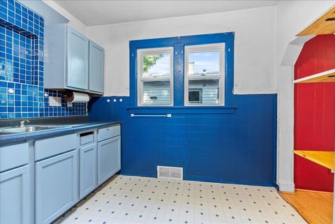 Tiny photo for 806 N Morris Avenue, Bloomington, IL 61701 (MLS # 12484172)