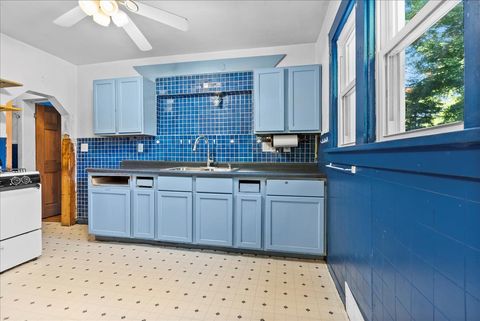 Tiny photo for 806 N Morris Avenue, Bloomington, IL 61701 (MLS # 12484172)