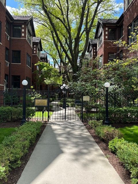 817 Lake Street 1N Oak Park IL 60301