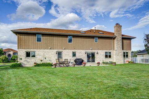 Tiny photo for 8707 Timbers Pointe Drive, Tinley Park, IL 60487 (MLS # 12684236)