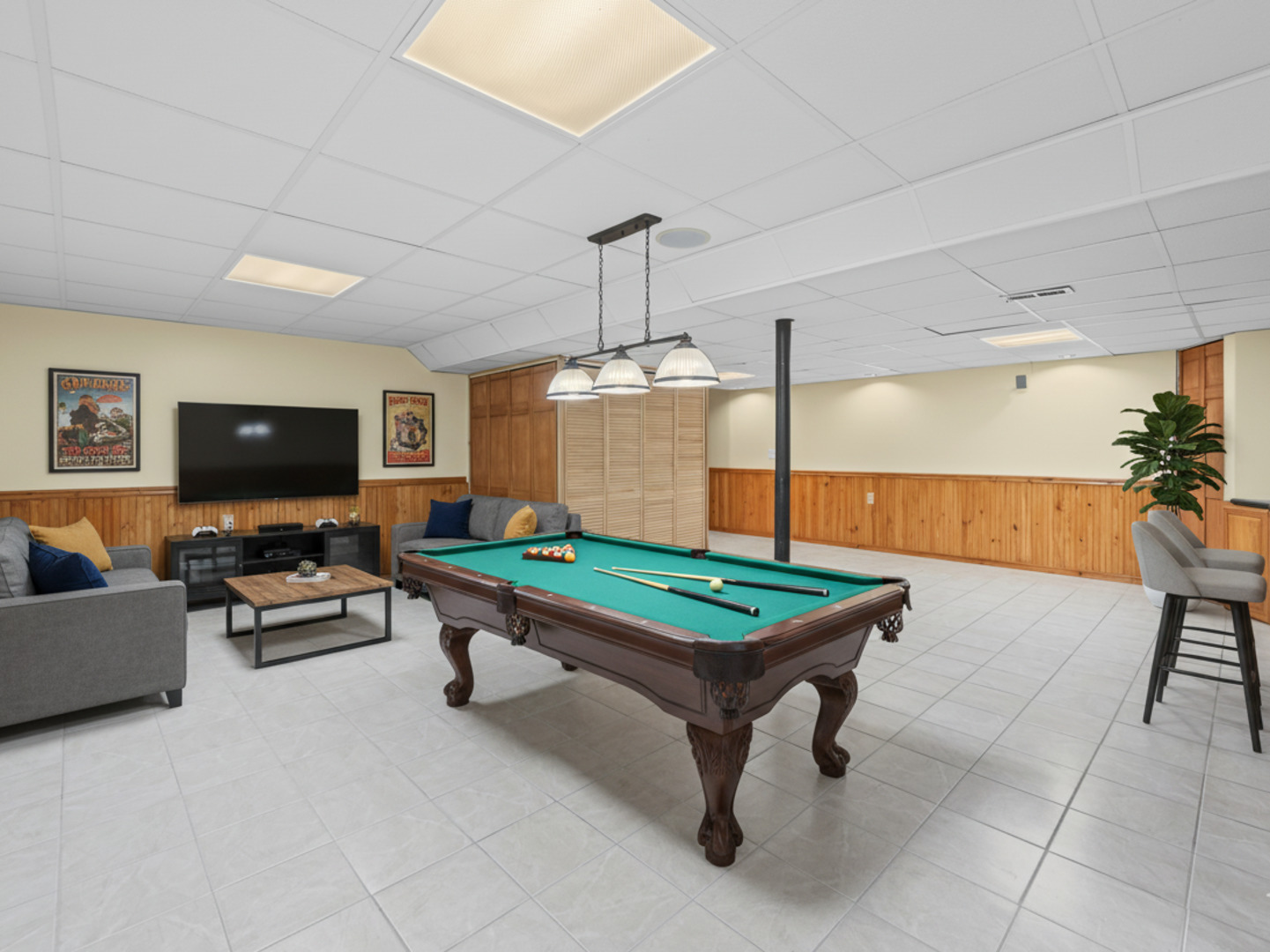 Cary, Illinois 60013, United States, 4 Bedrooms Bedrooms, ,3 BathroomsBathrooms,Residential,Active,232247