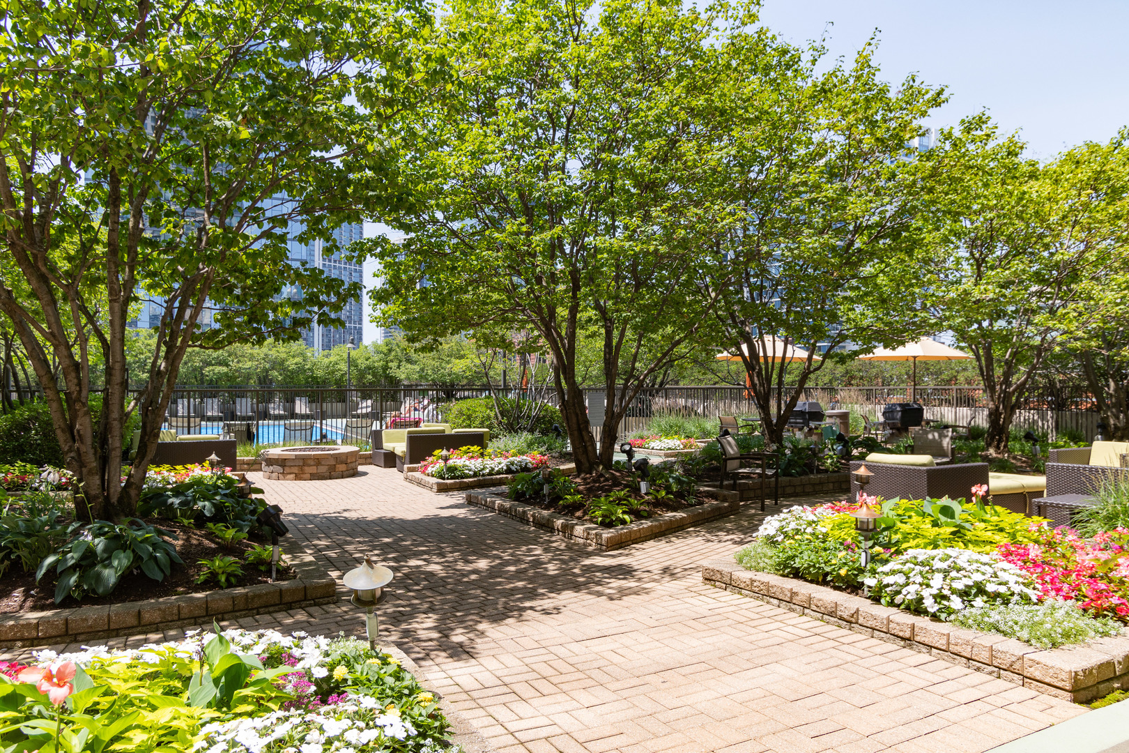 400 N LaSalle Drive 907