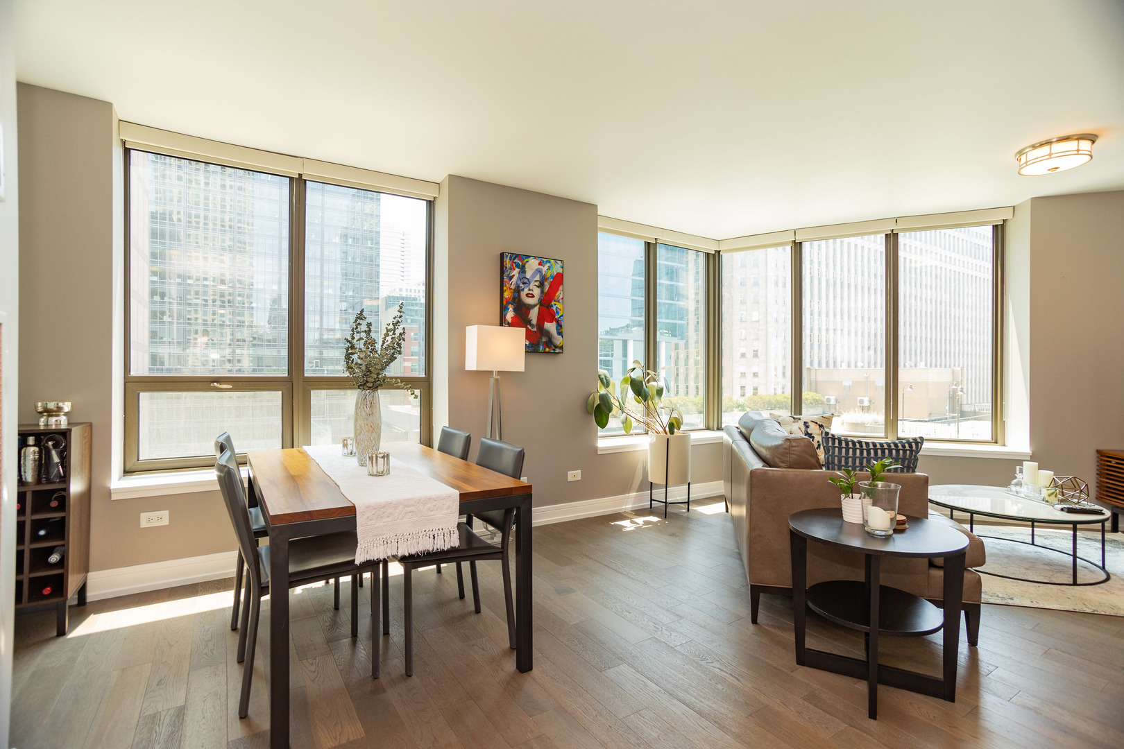 400 N LaSalle Drive 907