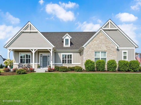 Photo of 1135 Hilldale Drive, St. Charles, IL 60175 (MLS # 12720782)