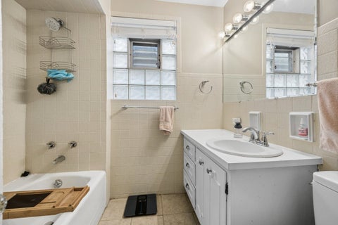 Tiny photo for 1180 GUNDERSON Avenue, Oak Park, IL 60304 (MLS # 12694752)