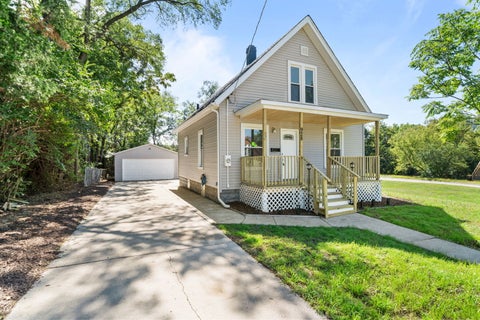Photo of 928 Lincoln Avenue, Rockford, IL 61102 (MLS # 12758911)