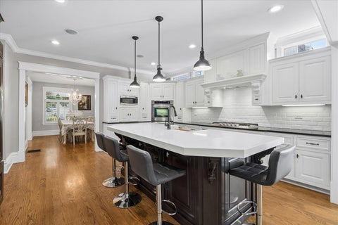 Tiny photo for 16 S Monroe Street, Hinsdale, IL 60521 (MLS # 12764960)