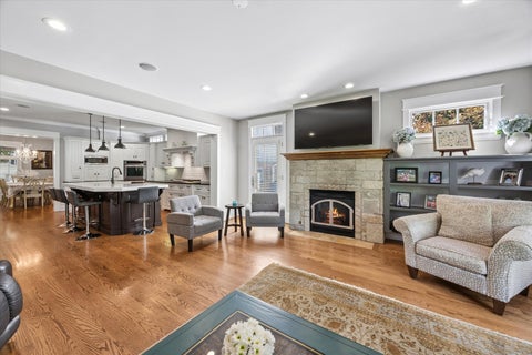Tiny photo for 16 S Monroe Street, Hinsdale, IL 60521 (MLS # 12764960)