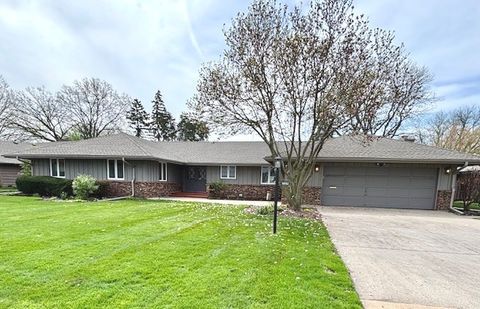 Photo of 1850 Kensington Place, Aurora, IL 60506 (MLS # 12631278)