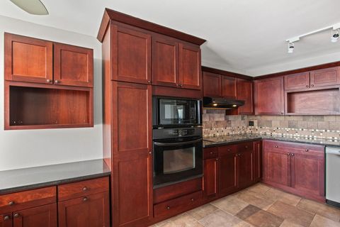 Tiny photo for 940 W Glenlake Avenue #34B, Chicago, IL 60660 (MLS # 12604377)