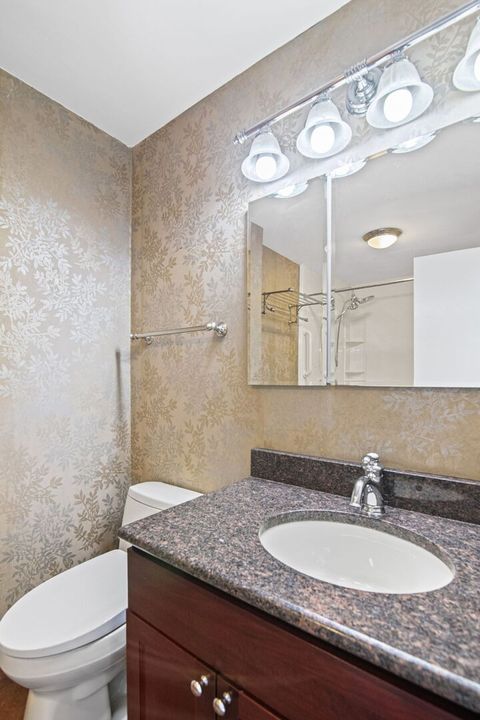 Tiny photo for 940 W Glenlake Avenue #34B, Chicago, IL 60660 (MLS # 12604377)