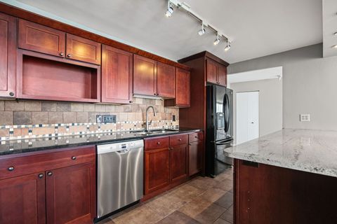 Tiny photo for 940 W Glenlake Avenue #34B, Chicago, IL 60660 (MLS # 12604377)