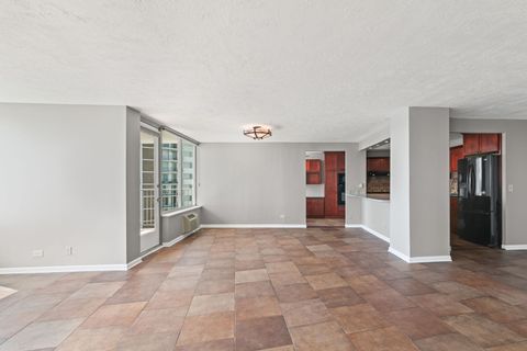 Tiny photo for 940 W Glenlake Avenue #34B, Chicago, IL 60660 (MLS # 12604377)