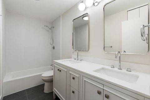 Tiny photo for 6033 N Sheridan Road #8E, Chicago, IL 60660 (MLS # 12512081)