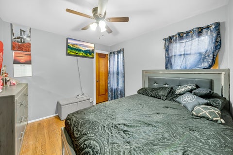 Tiny photo for 4918 W Winnemac Avenue, Chicago, IL 60630 (MLS # 12683925)