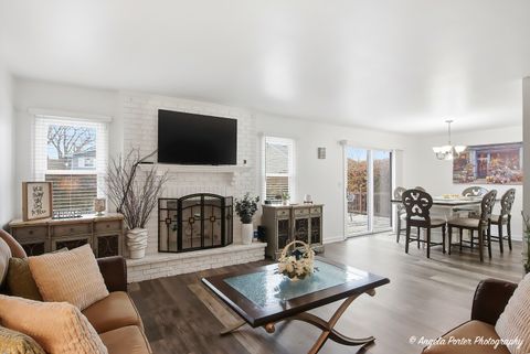 Tiny photo for 4833 Eastwood Court, Waukegan, IL 60087 (MLS # 12624840)