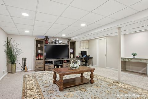 Tiny photo for 4833 Eastwood Court, Waukegan, IL 60087 (MLS # 12624840)