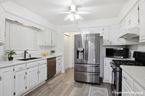 Tiny photo for 4833 Eastwood Court, Waukegan, IL 60087 (MLS # 12624840)