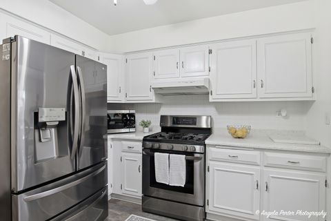 Tiny photo for 4833 Eastwood Court, Waukegan, IL 60087 (MLS # 12624840)