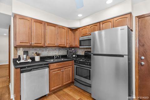 Tiny photo for 125 Callan Avenue #1W, Evanston, IL 60202 (MLS # 12626259)