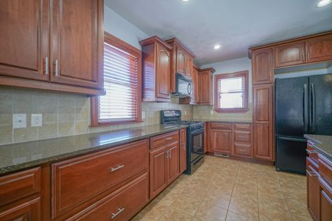 Tiny photo for 711 Taylor Street, Pecatonica, IL 61063 (MLS # 12613201)