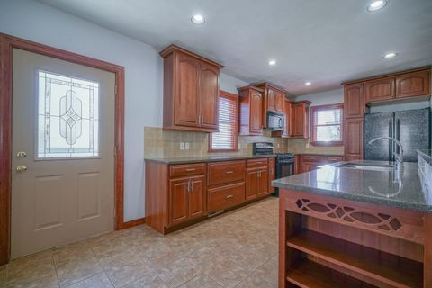 Tiny photo for 711 Taylor Street, Pecatonica, IL 61063 (MLS # 12613201)