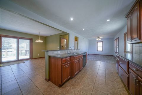 Tiny photo for 711 Taylor Street, Pecatonica, IL 61063 (MLS # 12613201)