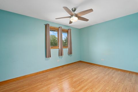 Tiny photo for 13412 Le Claire Avenue, Crestwood, IL 60418 (MLS # 12387645)