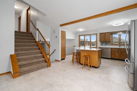 Tiny photo for 13412 Le Claire Avenue, Crestwood, IL 60418 (MLS # 12387645)