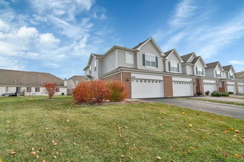 Photo of 2108 Pembridge Lane, Joliet, IL 60431 (MLS # 12517047)