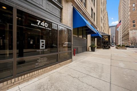 Photo of 740 S Federal Street #701, Chicago, IL 60605 (MLS # 12602596)