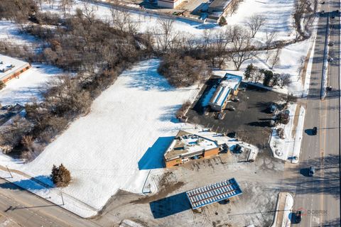 450 LILY CACHE Lane Bolingbrook IL 60440