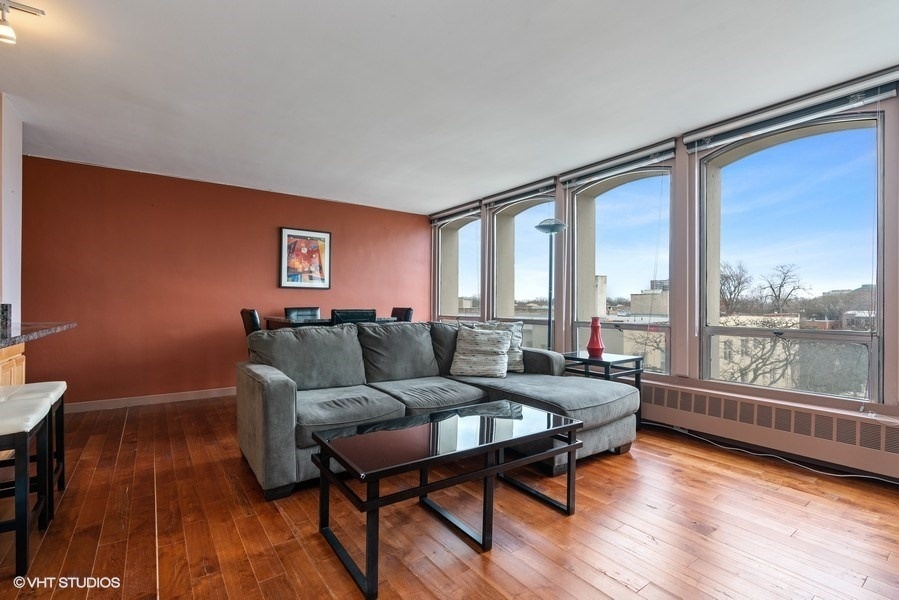 1400 E 55th Place 506S