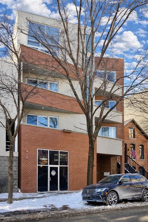 945 W Huron Street Chicago IL 60642