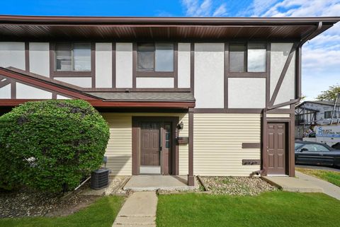 Photo of 1475 Sacramento Drive, Hanover Park, IL 60133 (MLS # 12511659)