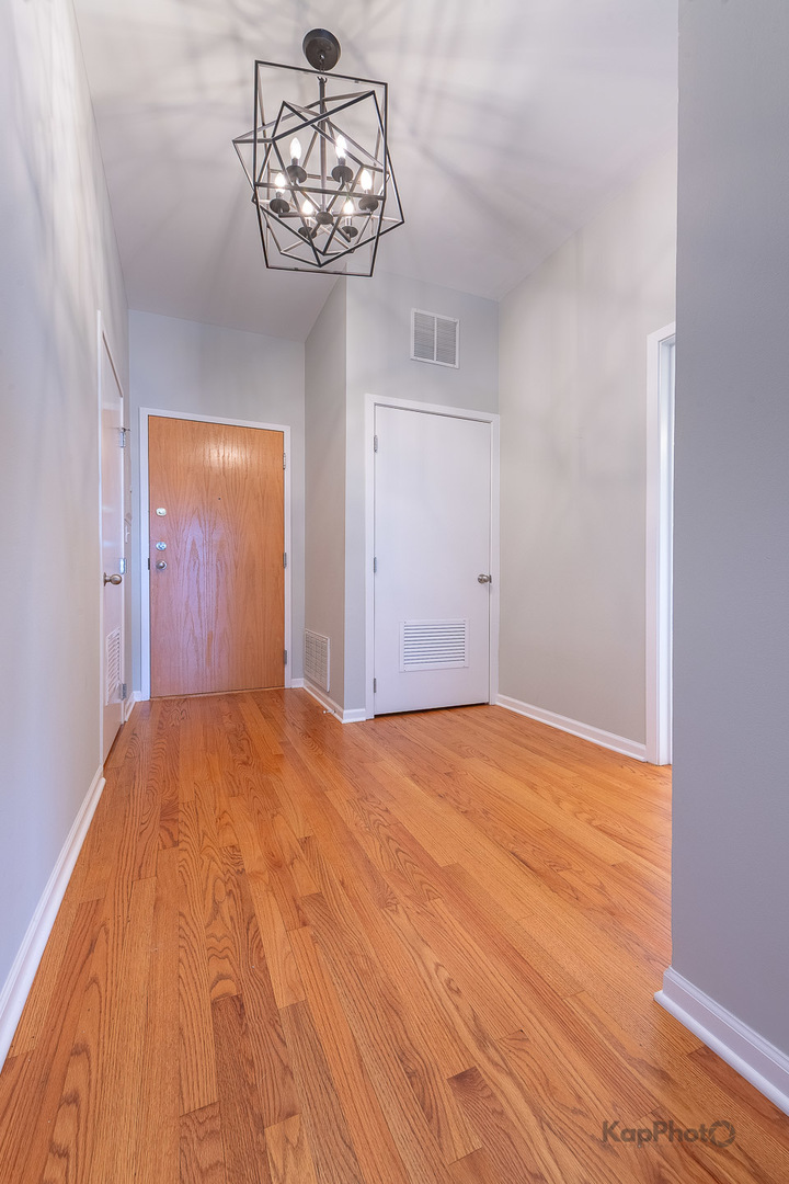 811 S Lytle Street 410