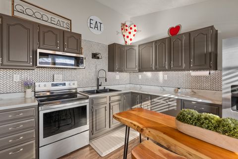 Tiny photo for 318 W Oak Street, Eldridge, IA 52748 (MLS # 12557183)