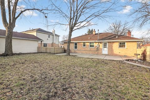 Tiny photo for 5825 109th Street, Chicago Ridge, IL 60415 (MLS # 12572366)