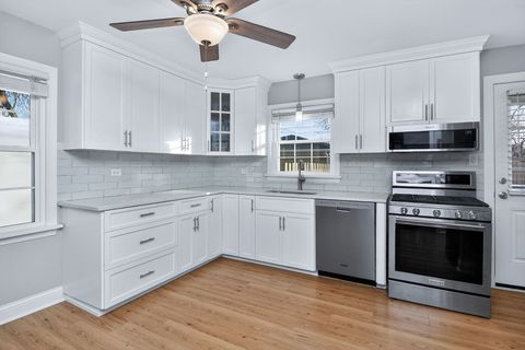 Tiny photo for 5825 109th Street, Chicago Ridge, IL 60415 (MLS # 12572366)