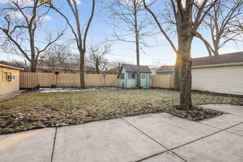 Tiny photo for 5825 109th Street, Chicago Ridge, IL 60415 (MLS # 12572366)
