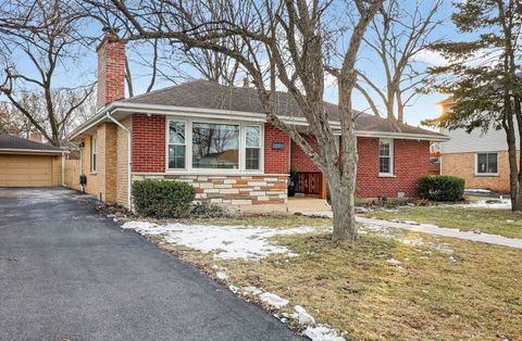 Tiny photo for 5825 109th Street, Chicago Ridge, IL 60415 (MLS # 12572366)