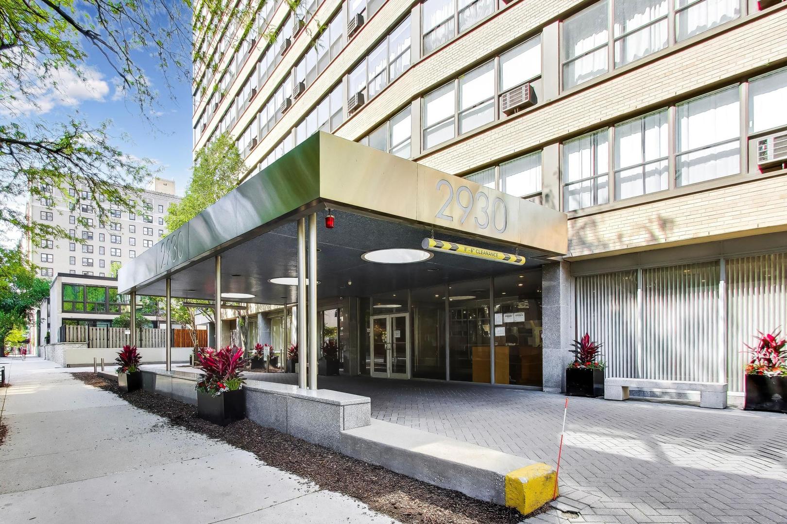 2930 N Sheridan Road 702