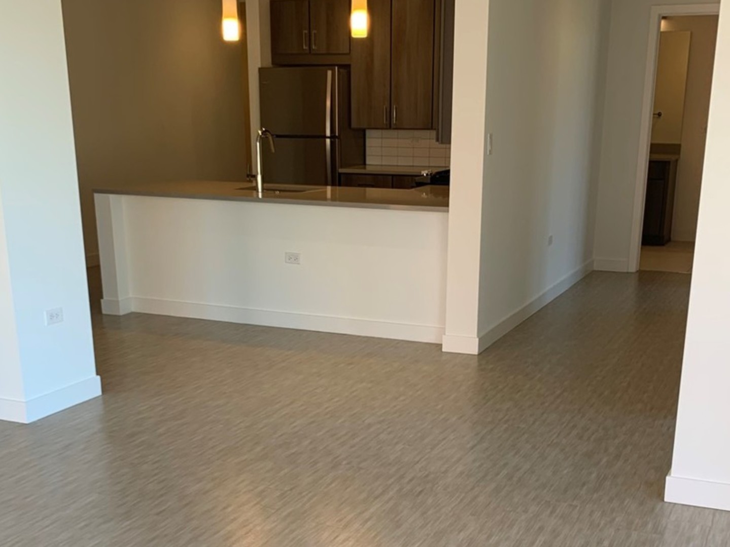 847 CHICAGO Avenue 801